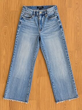 Judy Blue Wide Leg Crop Jeans Raw Hem Medium Wash size 5 / 27 up to 7 / 29